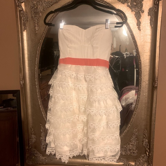 Silk and white lace dress with coral band - Picture 1 of 1